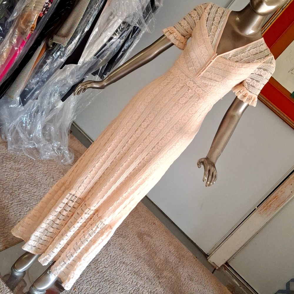 Vintage stretch nude color lace maxi dress